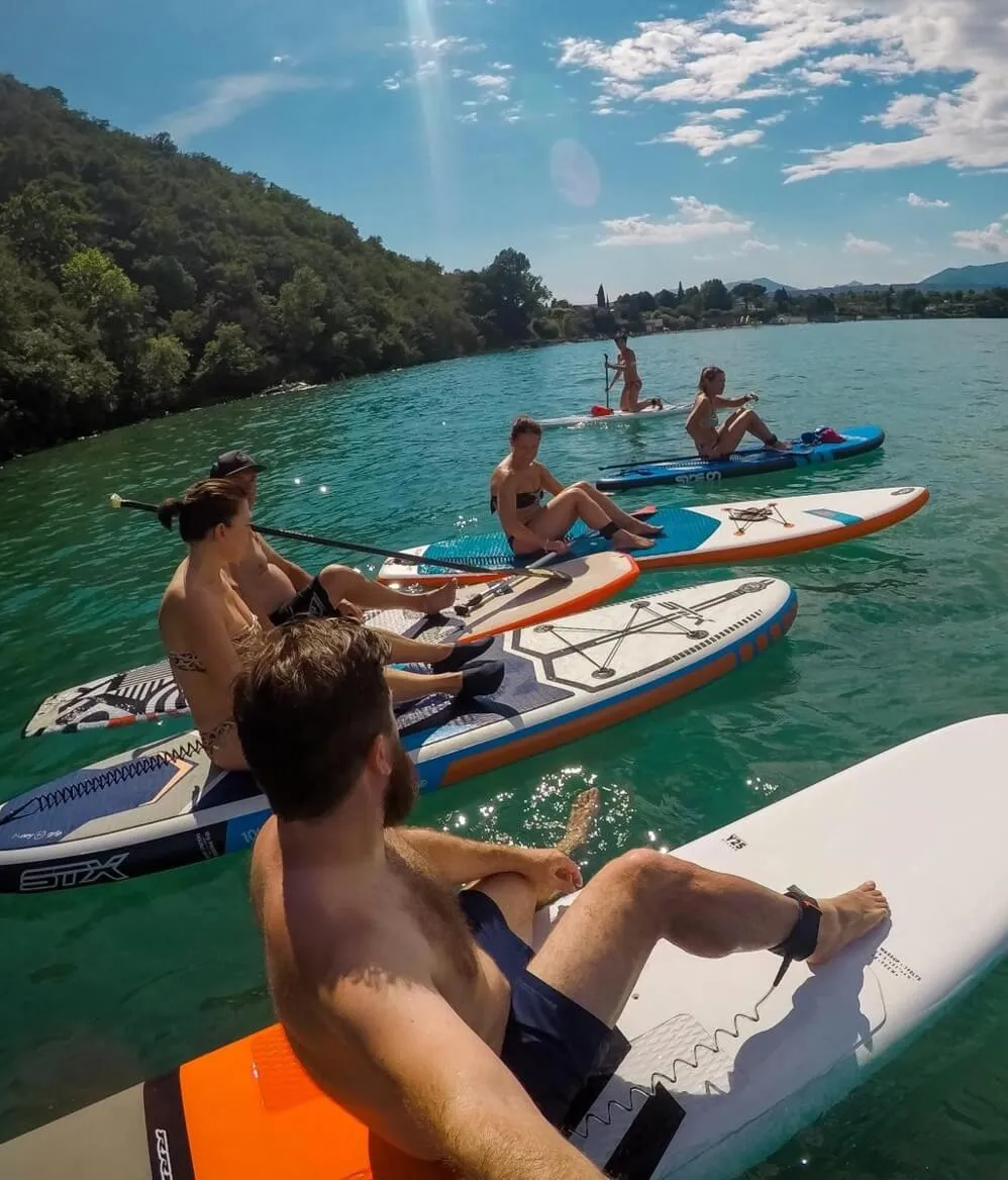 tour-in-sup-sotto-la-rocca-di-manerba